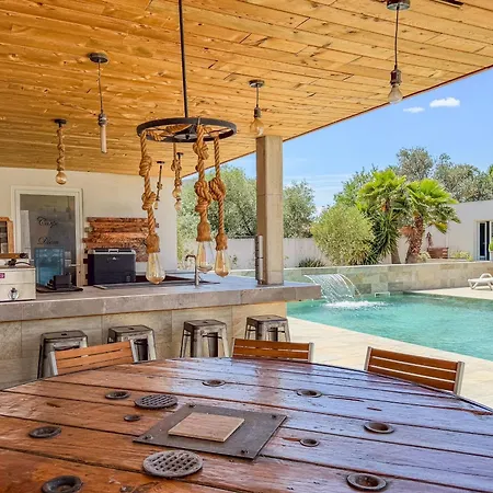 Avec Piscine - 10 Pers. - Fr-1-882-6 Holiday home *