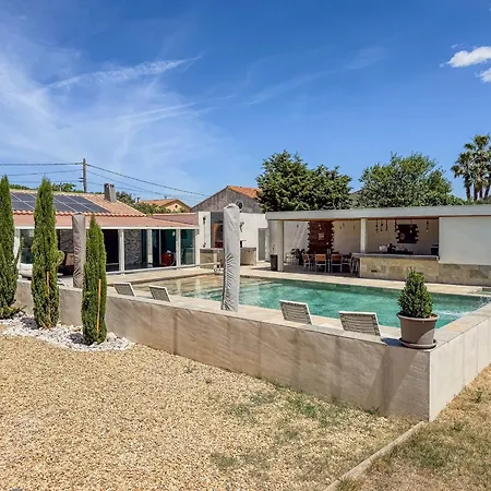 Holiday home Avec Piscine - 10 Pers. - Fr-1-882-6 *
